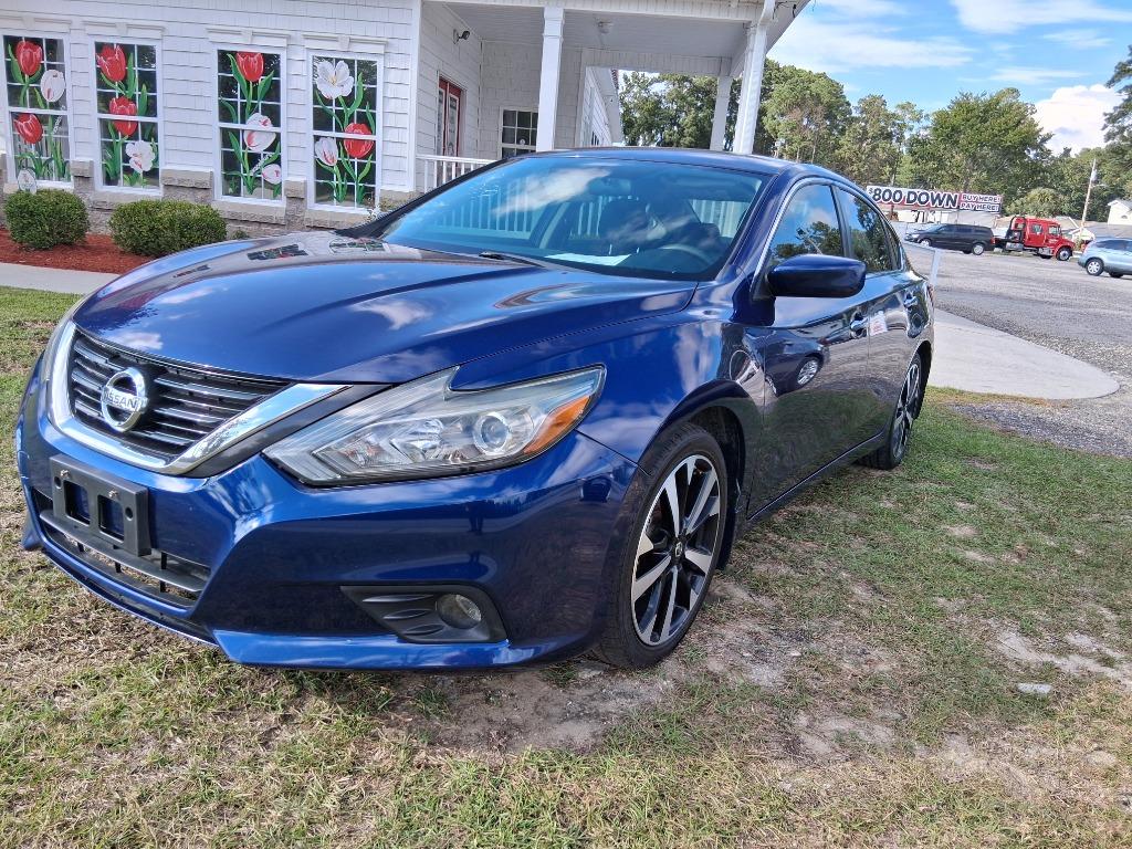 2018 Nissan Altima SR's photo